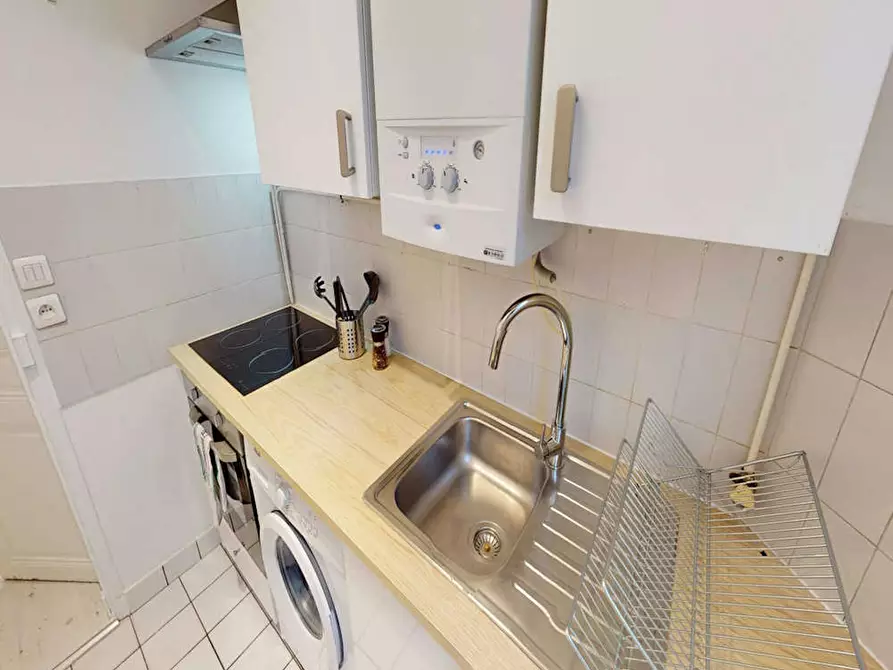 Immagine 8 di Camera in affitto  in Rue Euryale Dehaynin a Paris