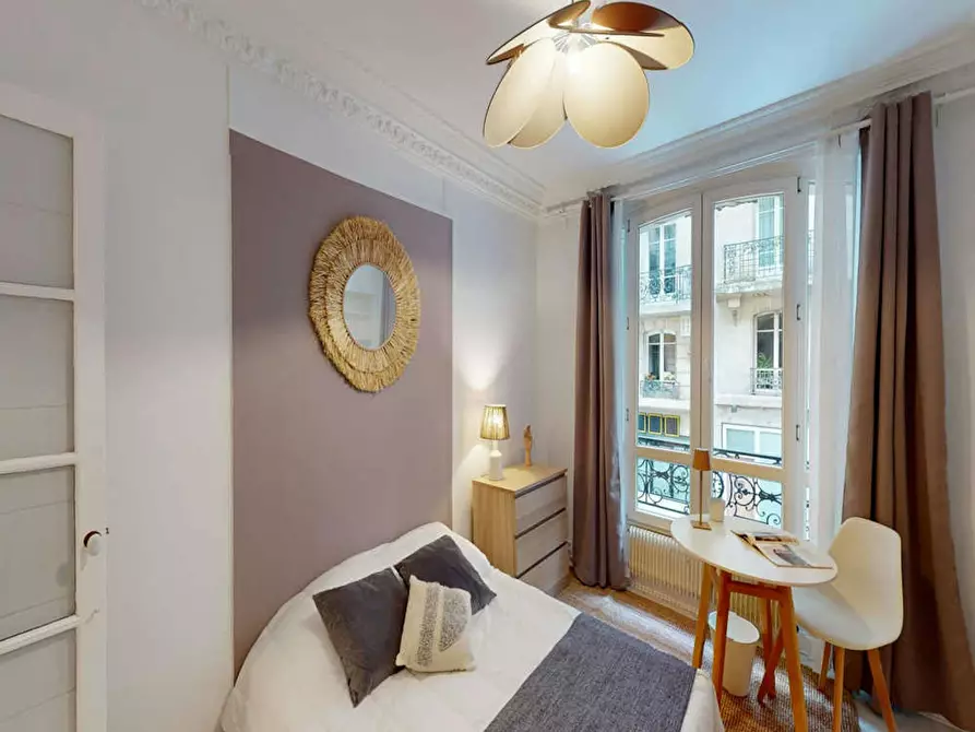 Immagine 4 di Camera in affitto  in Rue Euryale Dehaynin a Paris