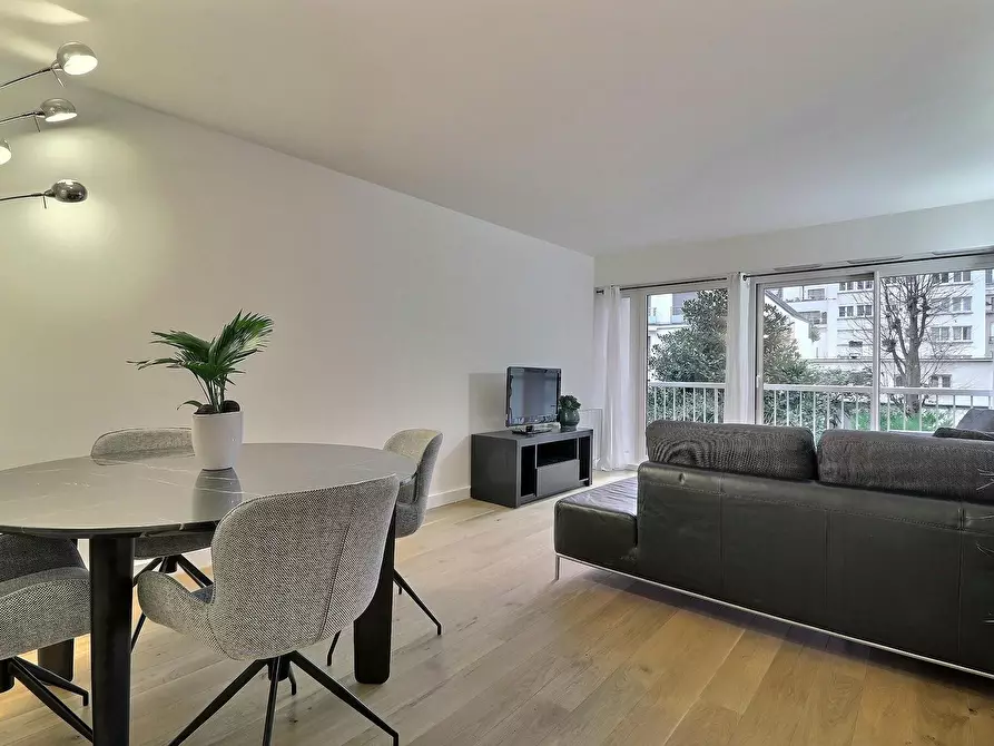 Immagine 5 di Appartamento in affitto  in Rue de la Chine a Paris 20