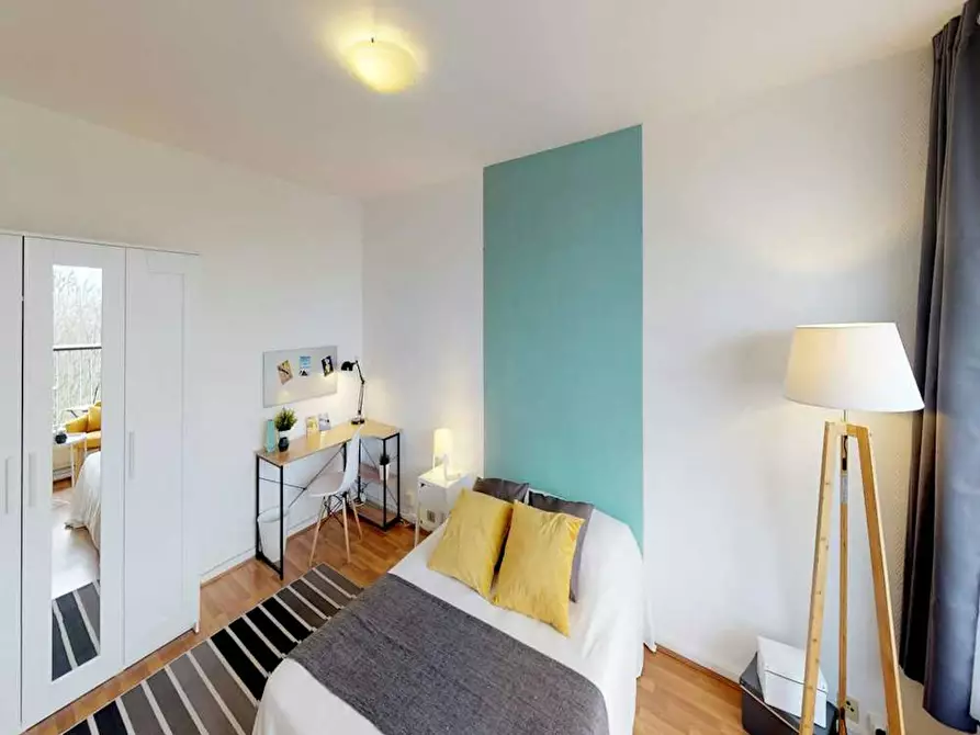 Immagine 1 di Camera in affitto  in Rue du Bazinghien a Lille