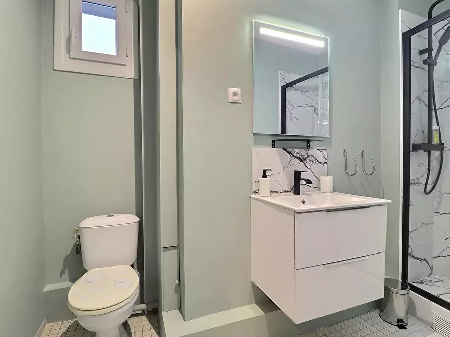 Immagine 10 di Appartamento in affitto  in Rue de Montreuil a Paris