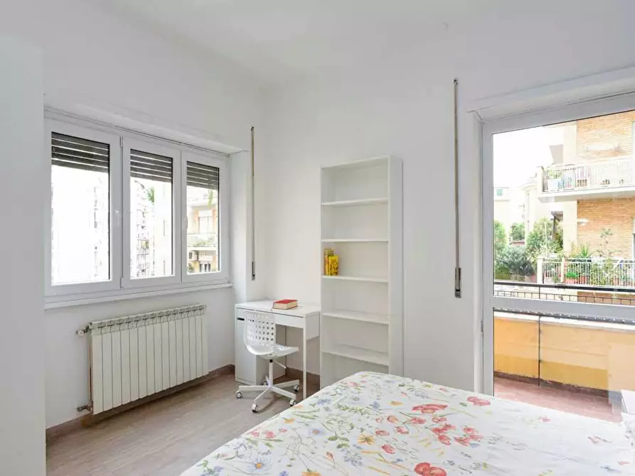 Immagine 1 di Camera in affitto  in Via Damaso Cerquetti a Roma