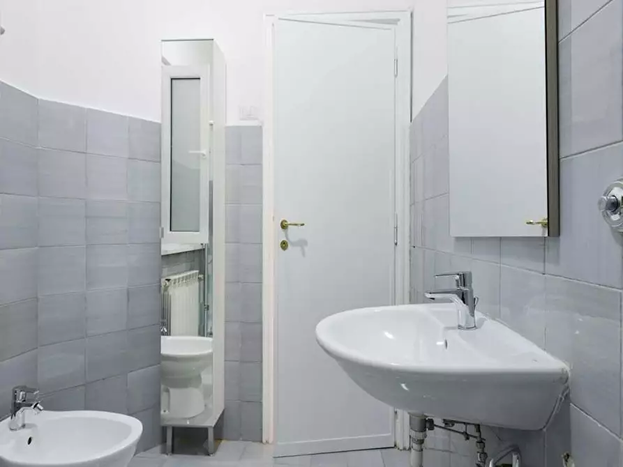 Immagine 7 di Camera in affitto  in Via Damaso Cerquetti a Roma