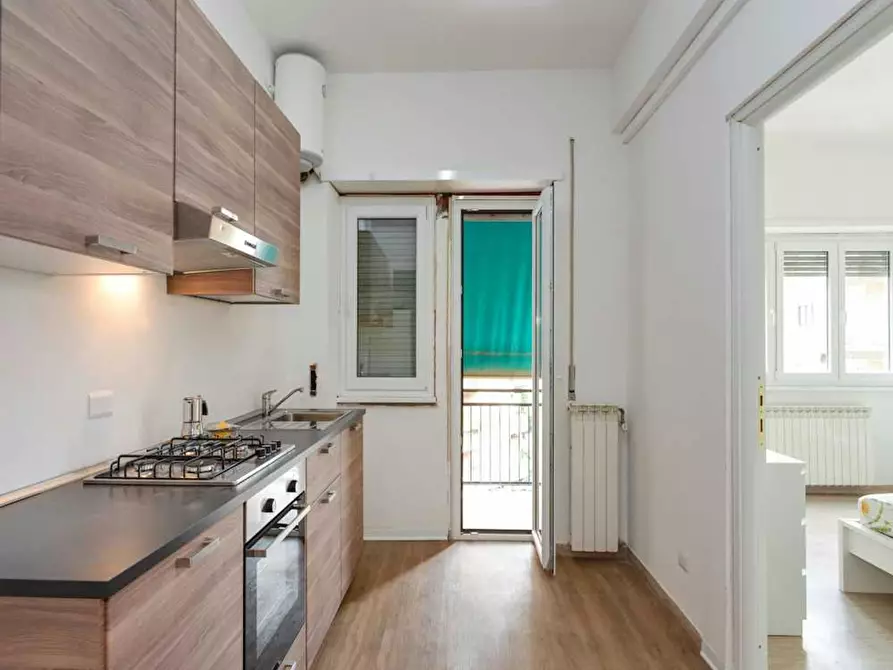 Immagine 6 di Camera in affitto  in Via Damaso Cerquetti a Roma