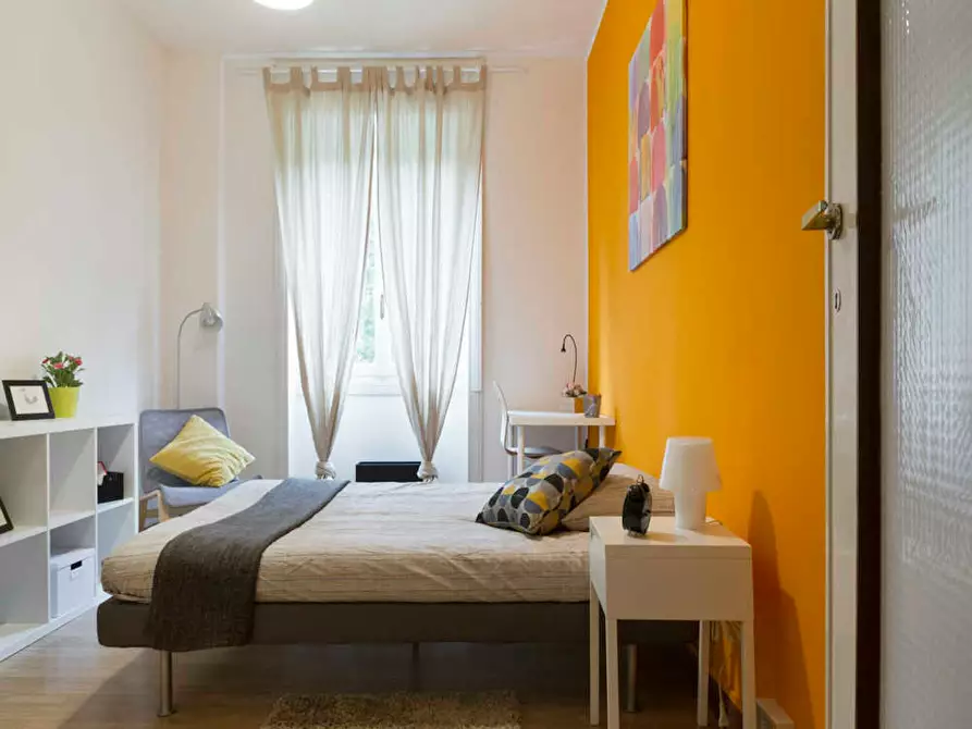 Immagine 3 di Camera in affitto  in Via Raffaello Bertieri a Milano