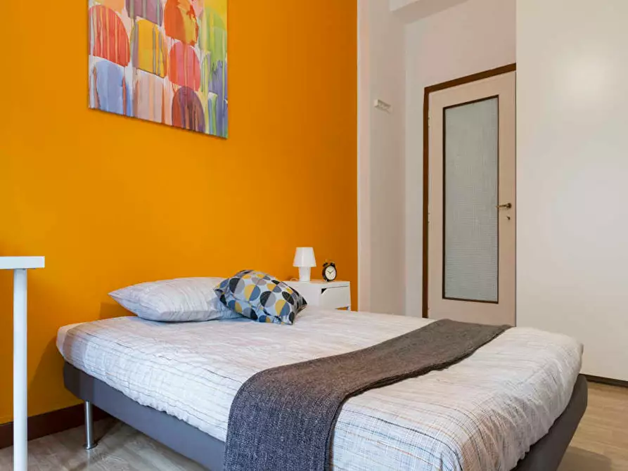 Immagine 1 di Camera in affitto  in Via Raffaello Bertieri a Milano