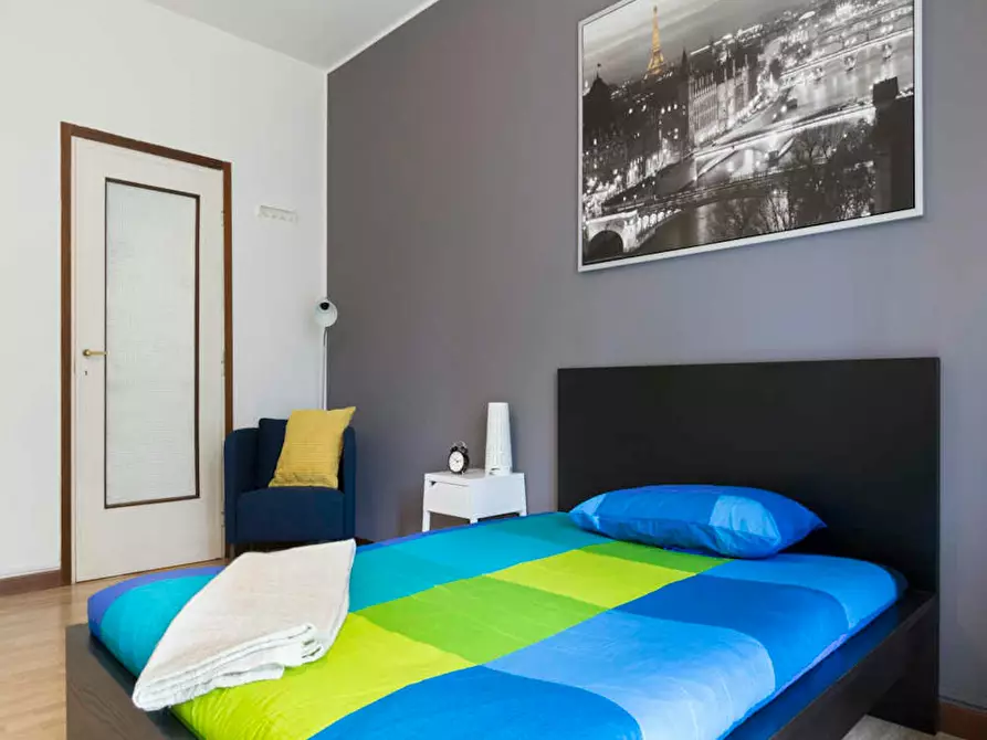 Immagine 2 di Camera in affitto  in Via Raffaello Bertieri a Milano