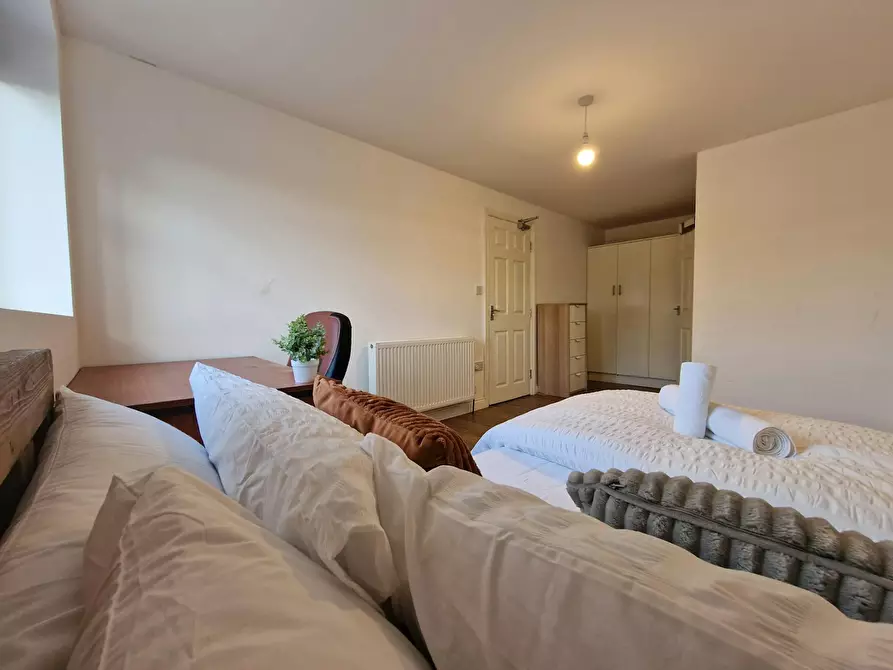 Immagine 5 di Casa indipendente in affitto  in Seagrave Road a 