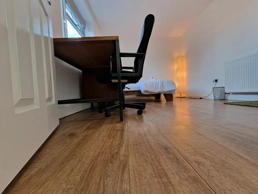 Immagine 9 di Casa indipendente in affitto  in Seagrave Road a 