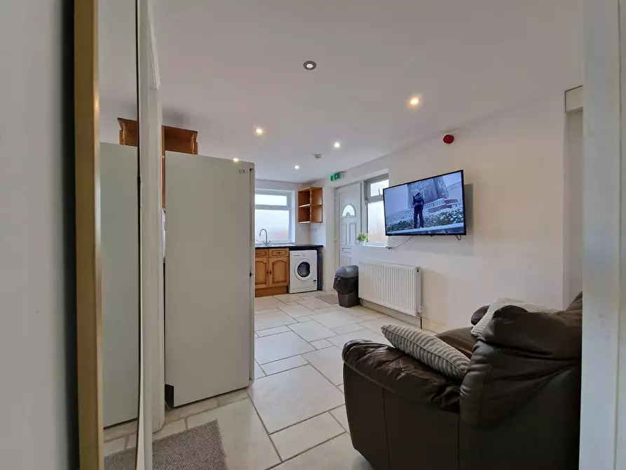 Immagine 4 di Casa indipendente in affitto  in Seagrave Road a 