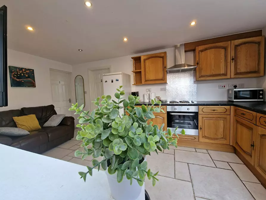Immagine 2 di Casa indipendente in affitto  in Seagrave Road a 