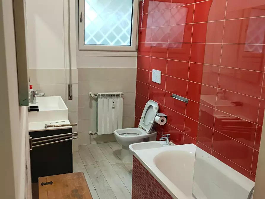 Immagine 8 di Camera in affitto  in Via Montebruno a Roma