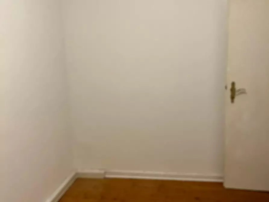 Immagine 2 di Appartamento in affitto  in Forsbacher Straße a Köln
