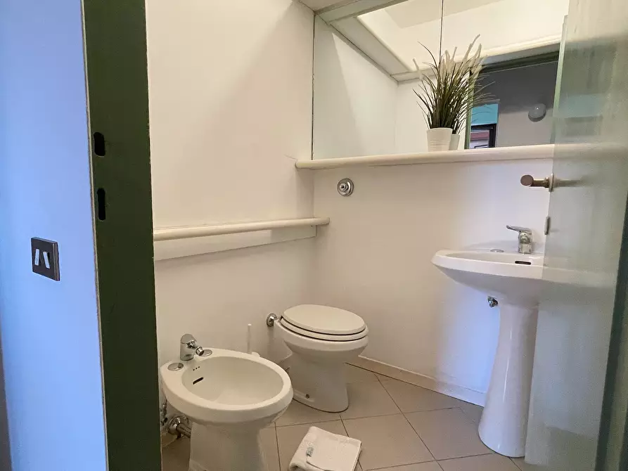 Immagine 9 di Camera in affitto  in Via Angelo Ramazzotti a Monza