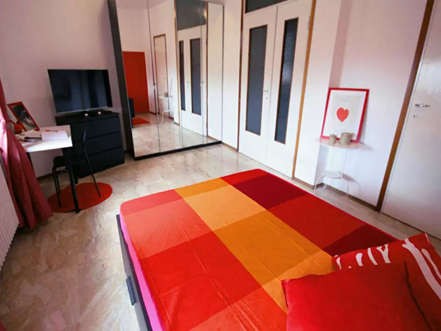 Immagine 4 di Camera in affitto  in Via Tortona a Milano
