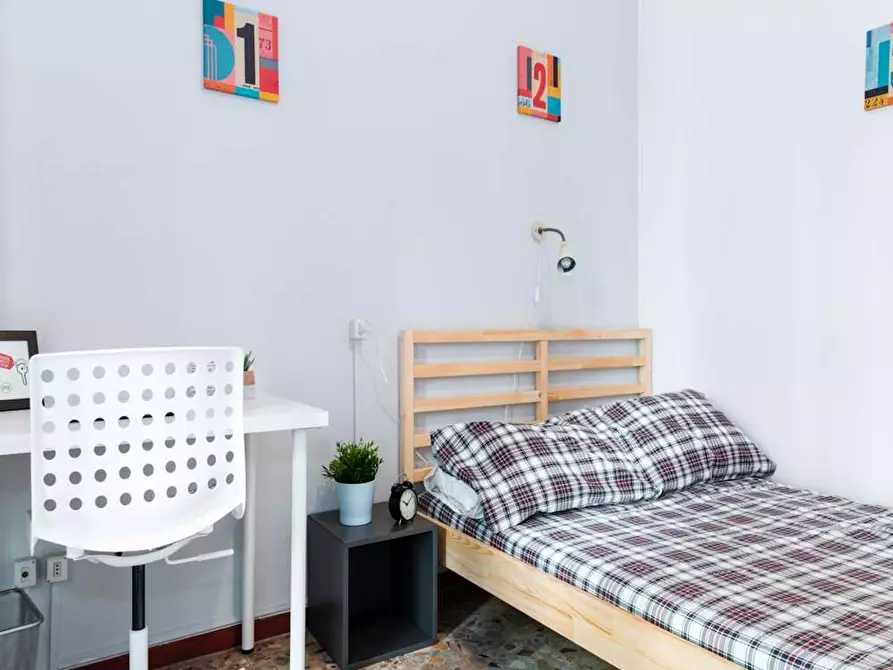 Immagine 2 di Camera in affitto  in Via Ferrante Aporti a Milano