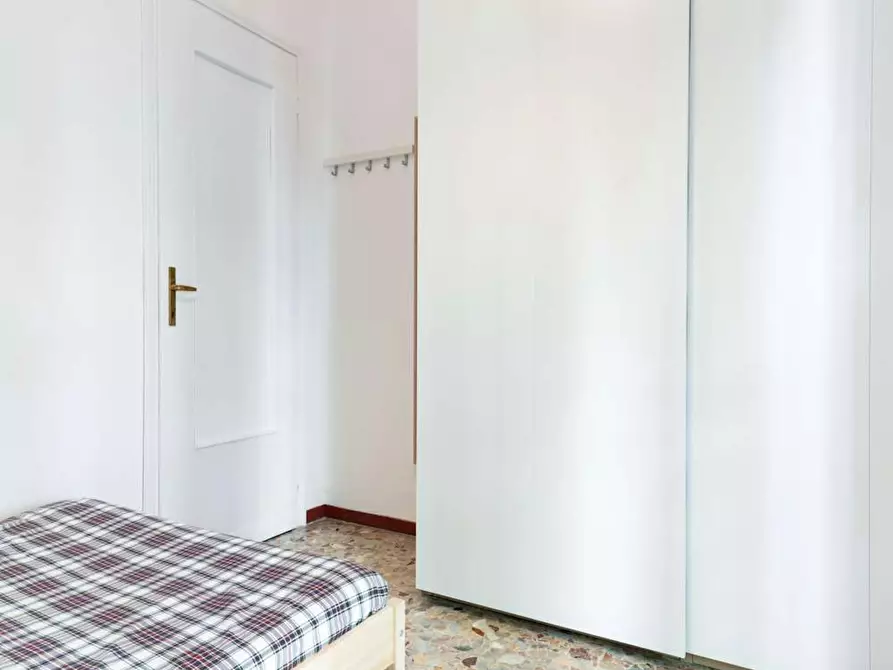 Immagine 4 di Camera in affitto  in Via Ferrante Aporti a Milano