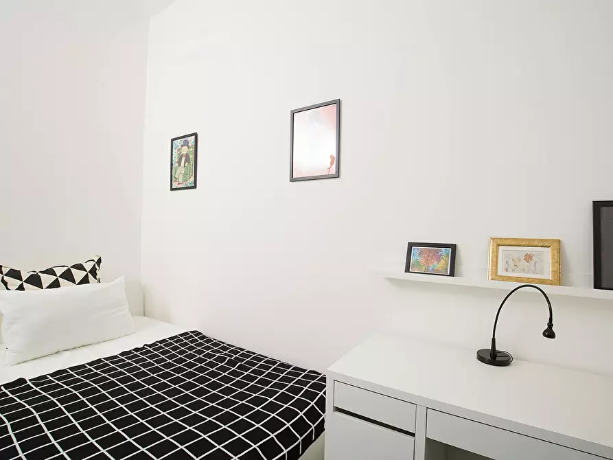 Immagine 3 di Camera in affitto  in Corso d'Augusto a Rimini