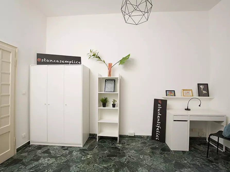 Immagine 3 di Camera in affitto  in Corso d'Augusto a Rimini