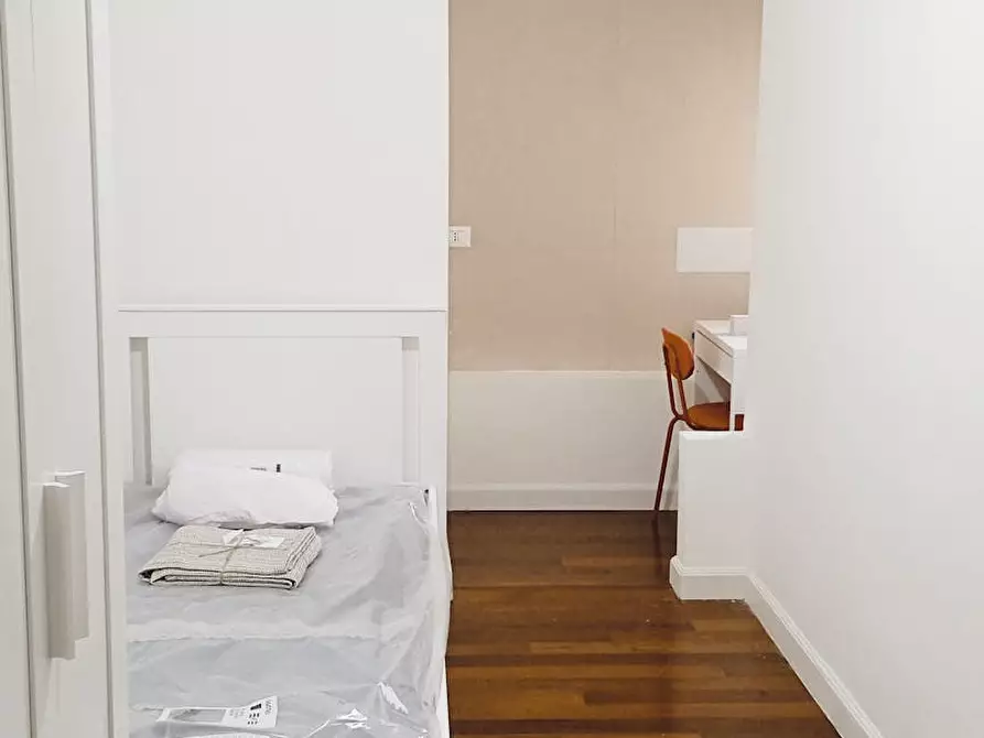 Immagine 3 di Camera in affitto  in Via Giovanni Brugnoli a Bologna