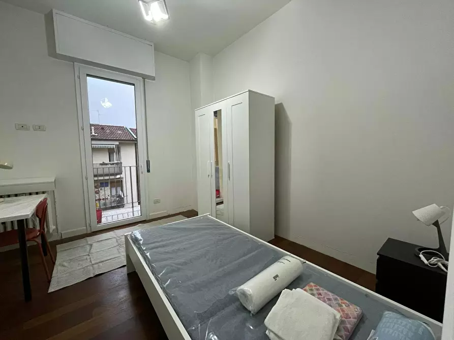 Immagine 3 di Camera in affitto  in Via Giovanni Brugnoli a Bologna