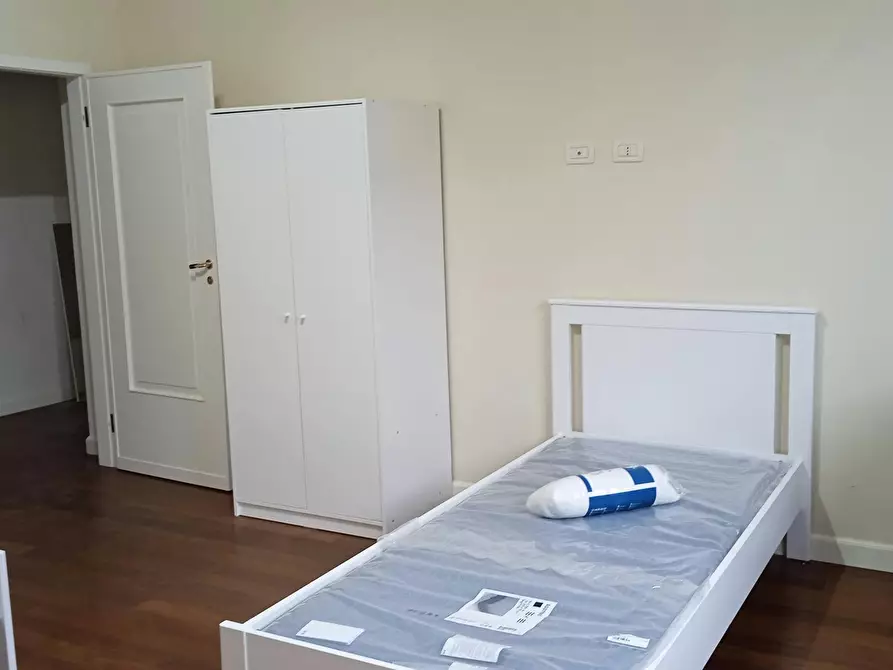 Immagine 4 di Camera condivisa in affitto  in Via Giovanni Brugnoli a Bologna
