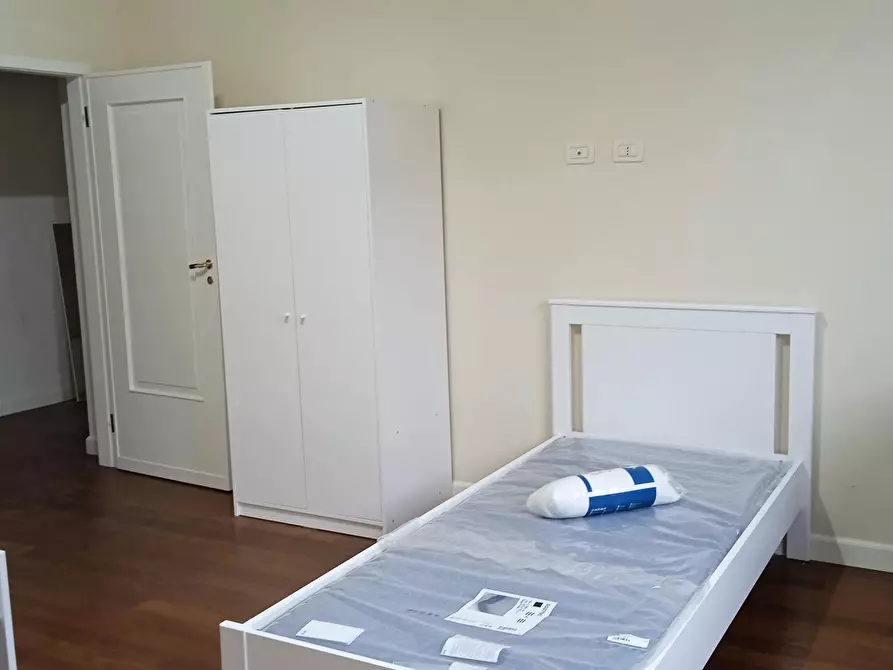 Immagine 8 di Camera condivisa in affitto  in Via Giovanni Brugnoli a Bologna