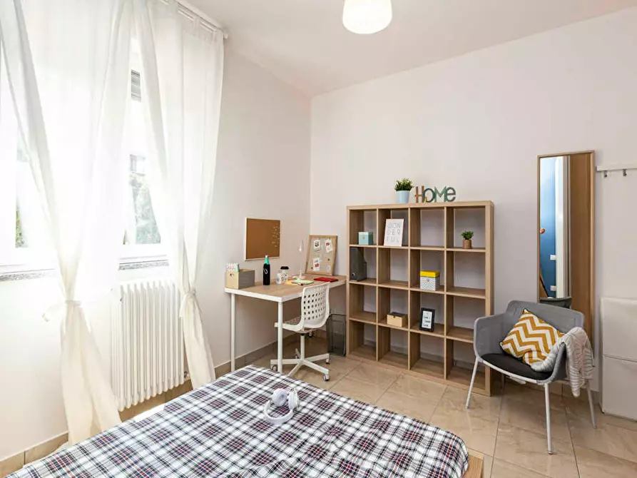 Immagine 4 di Camera in affitto  in Via Giuseppe Regaldi a Milano