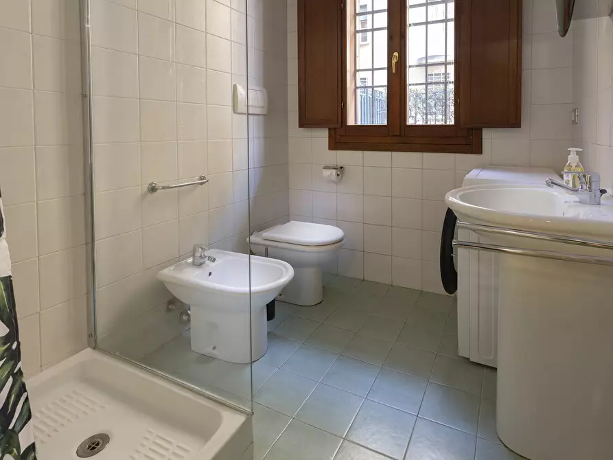 Immagine 10 di Appartamento in affitto  in Via Oreste Regnoli a Bologna