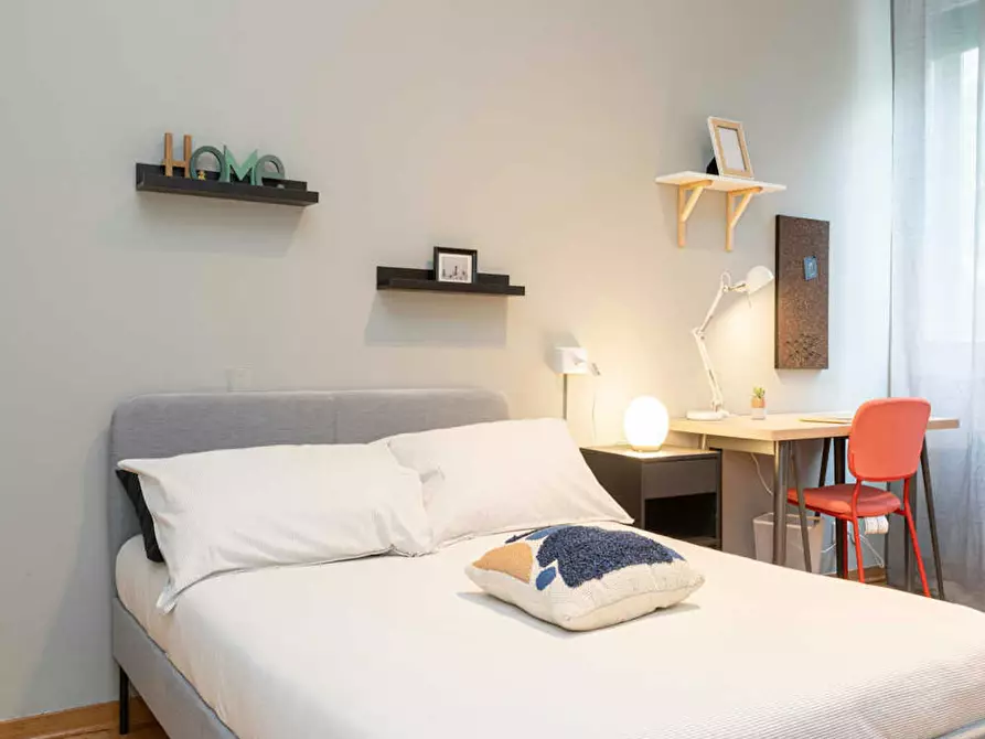 Immagine 5 di Camera in affitto  in Viale Emilio Caldara a Milano