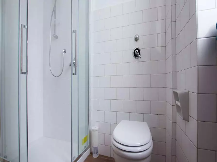 Immagine 10 di Camera in affitto  in Via Alfonso Capecelatro a Milano