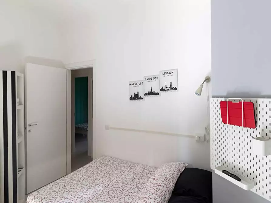 Immagine 4 di Camera in affitto  in Via Cadibona a Milano