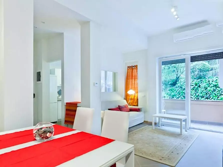 Immagine 9 di Appartamento in affitto  in Via Druso a Roma