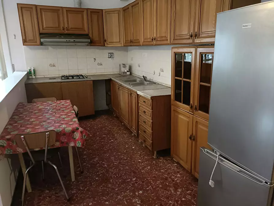 Immagine 3 di Camera in affitto  in Via Laterina a Roma