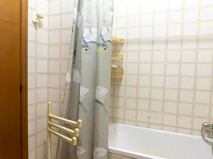 Immagine 10 di Camera in affitto  in Largo Valerio Bacigalupo a Roma