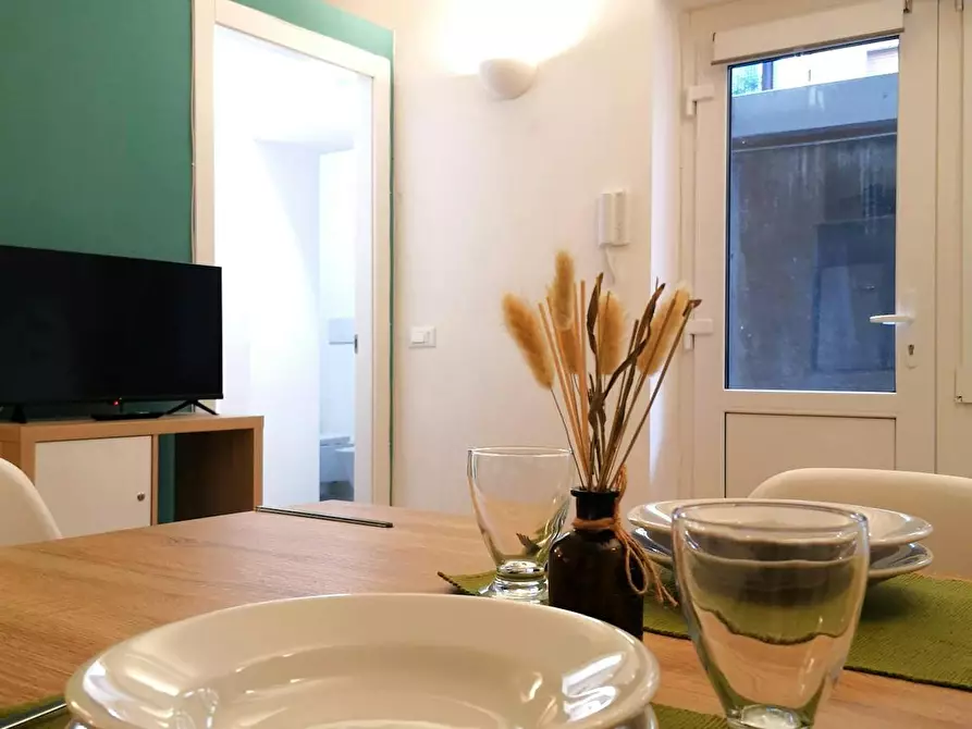 Immagine 5 di Appartamento in affitto  in Via Giambellino a Milano