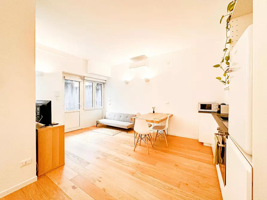 Immagine 6 di Appartamento in affitto  in Via Giambellino a Milano