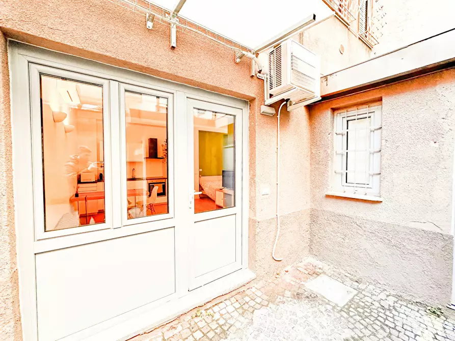 Immagine 2 di Appartamento in affitto  in Via Giambellino a Milano