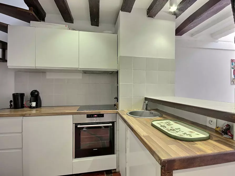 Immagine 9 di Appartamento in affitto  in Rue Saint-Antoine a Paris