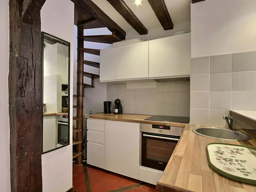 Immagine 8 di Appartamento in affitto  in Rue Saint-Antoine a Paris