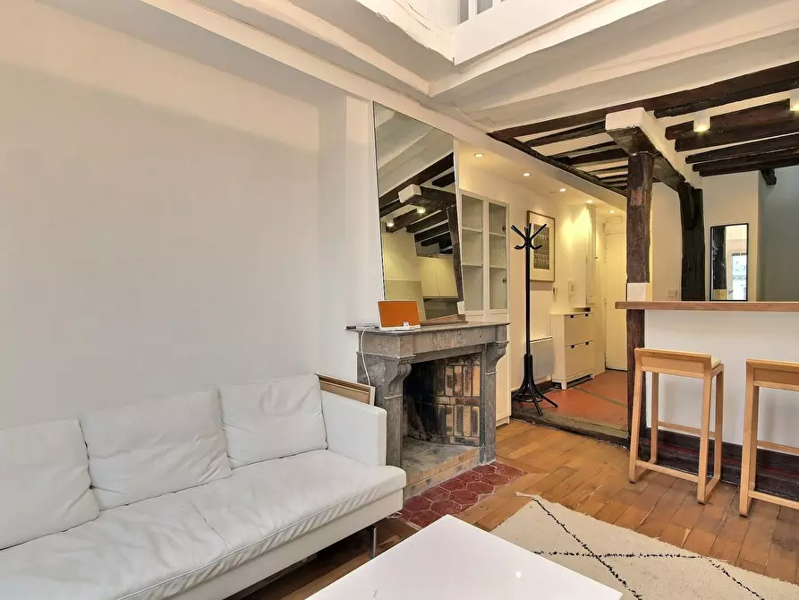 Immagine 4 di Appartamento in affitto  in Rue Saint-Antoine a Paris