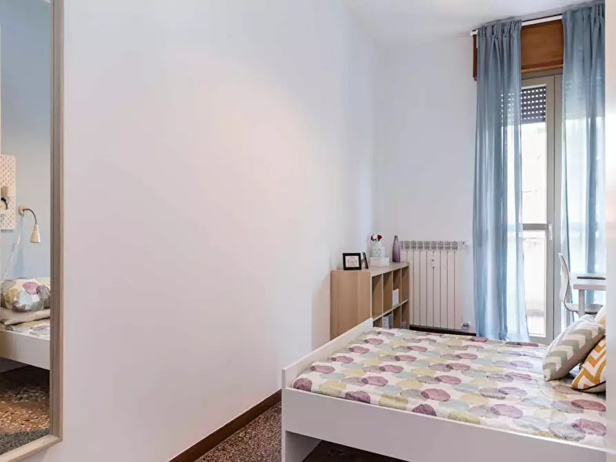 Immagine 2 di Camera in affitto  in Viale Giovanni Vicini a Bologna