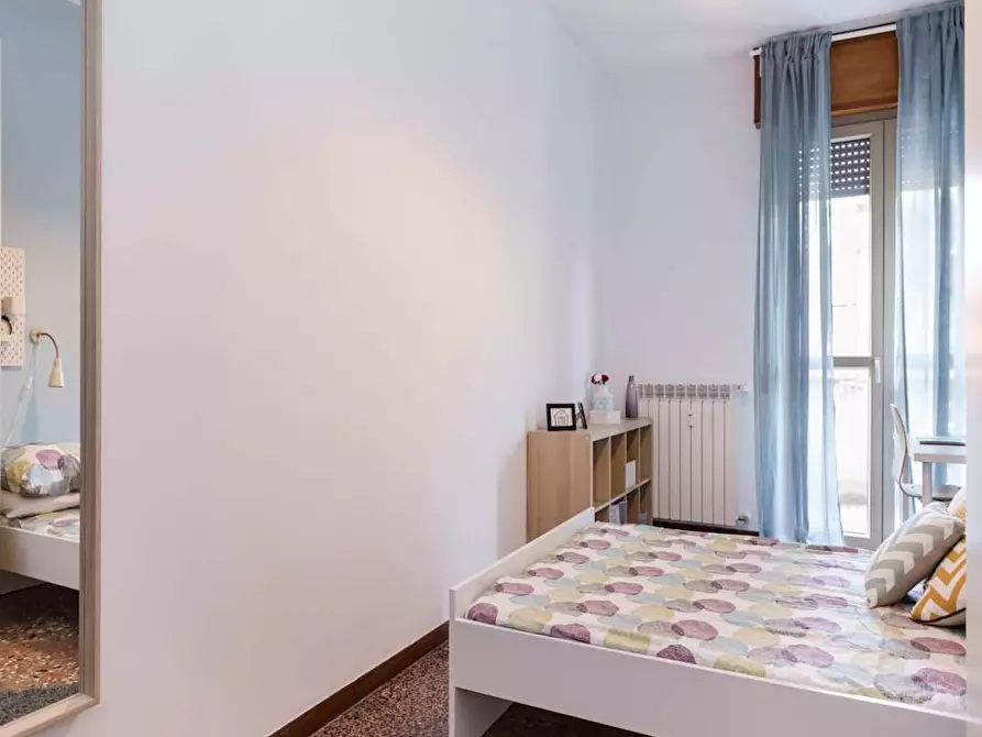 Immagine 5 di Camera in affitto  in Viale Giovanni Vicini a Bologna