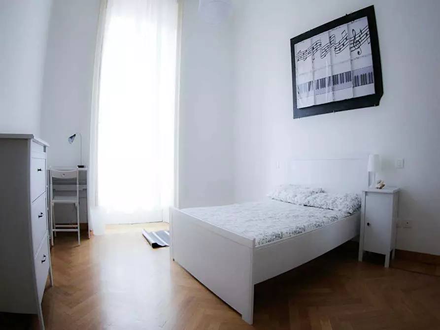 Immagine 1 di Camera in affitto  in Viale Regina Giovanna a Milano