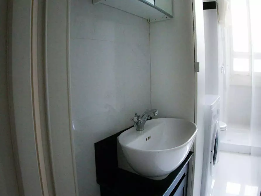 Immagine 6 di Camera in affitto  in Viale Regina Giovanna a Milano