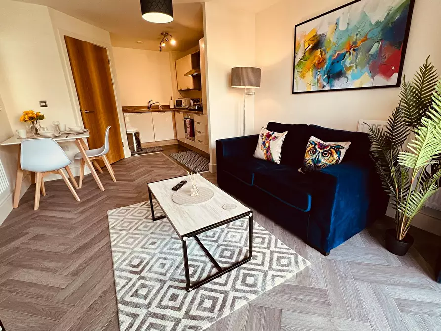 Immagine 6 di Appartamento in affitto  in Langley Walk a 