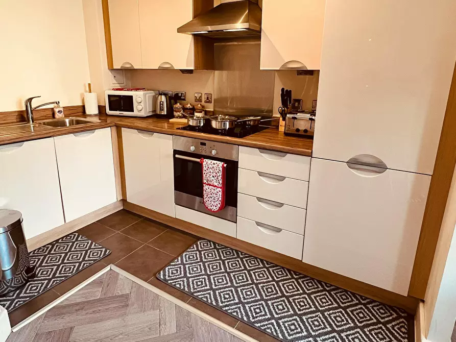 Immagine 8 di Appartamento in affitto  in Langley Walk a 