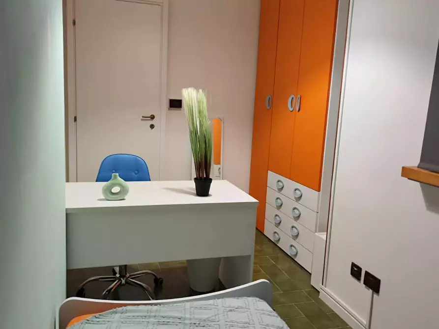 Immagine 6 di Camera in affitto  in Via Rodolfo Mondolfo a Bologna