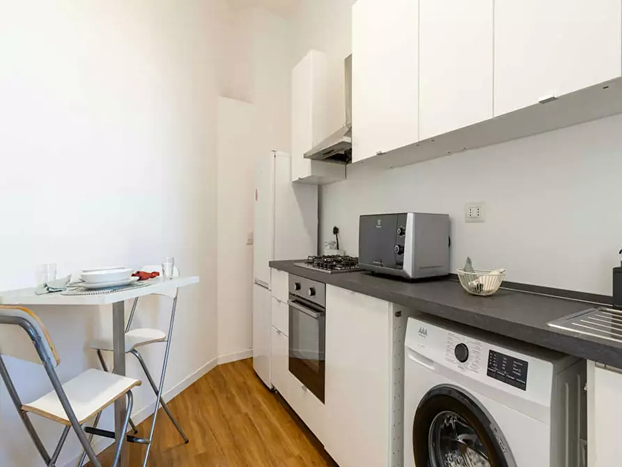 Immagine 6 di Camera in affitto  in Viale Tunisia a Milano