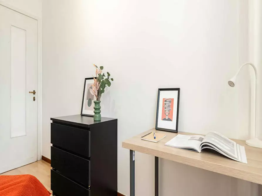 Immagine 5 di Camera in affitto  in Viale Tunisia a Milano